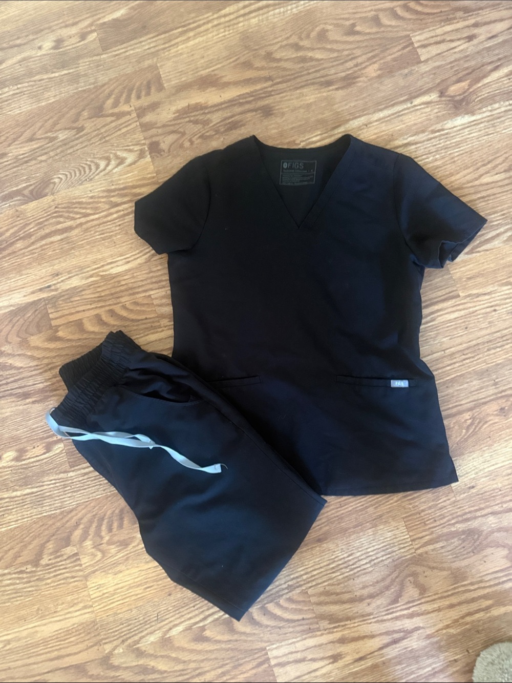 FIGS ~ black 3 pocket  Sctub top & high rise jogger set